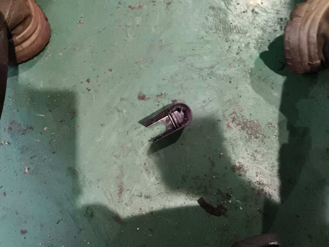 61617274157 尾盖玻璃雨刮臂盖