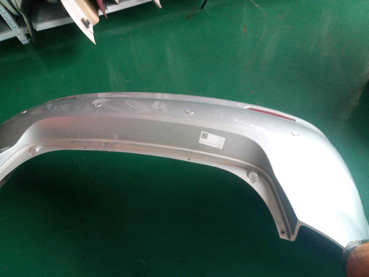 5486233 Rear Bumper Cover