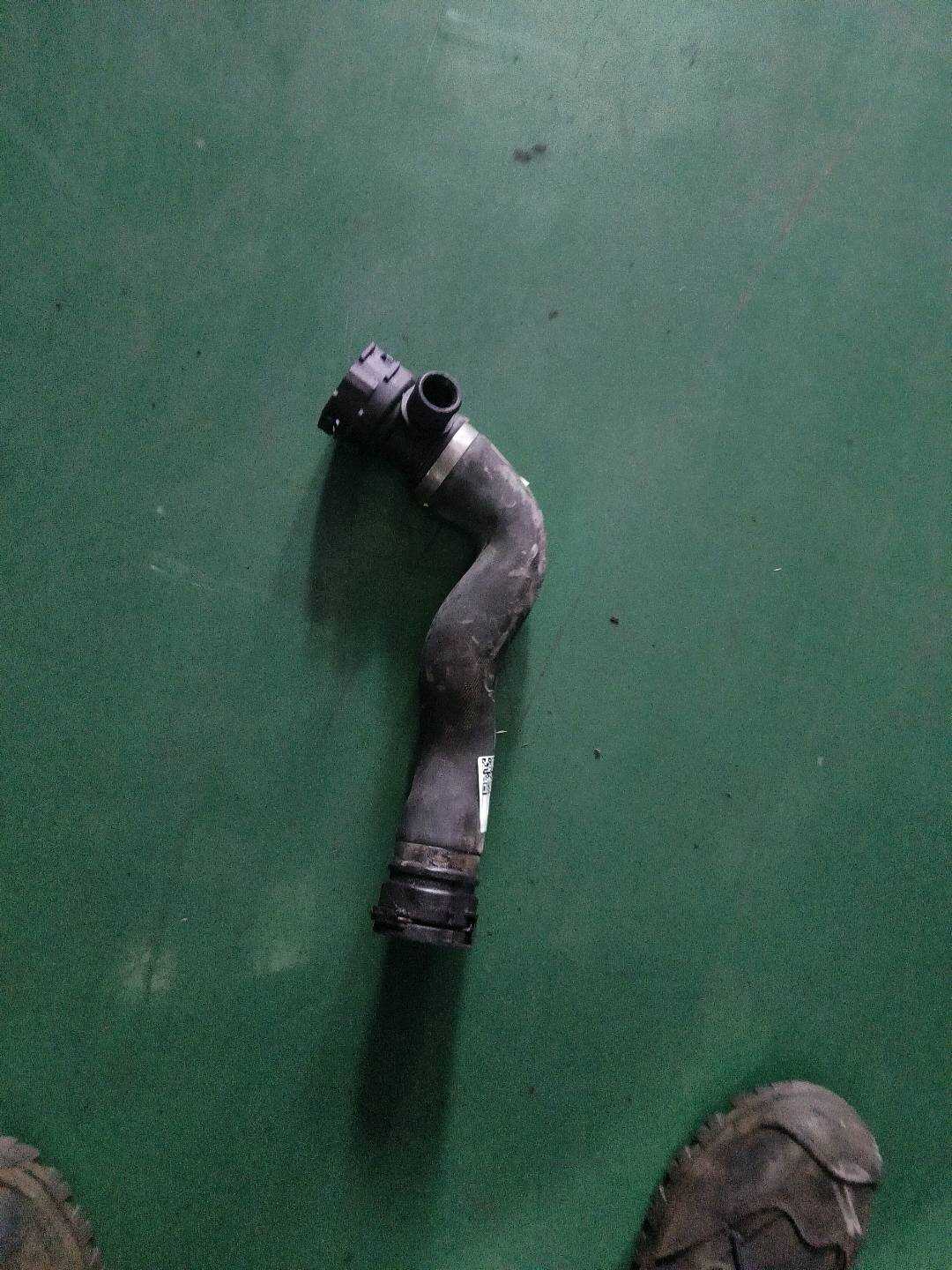 17127578399 水箱进水管