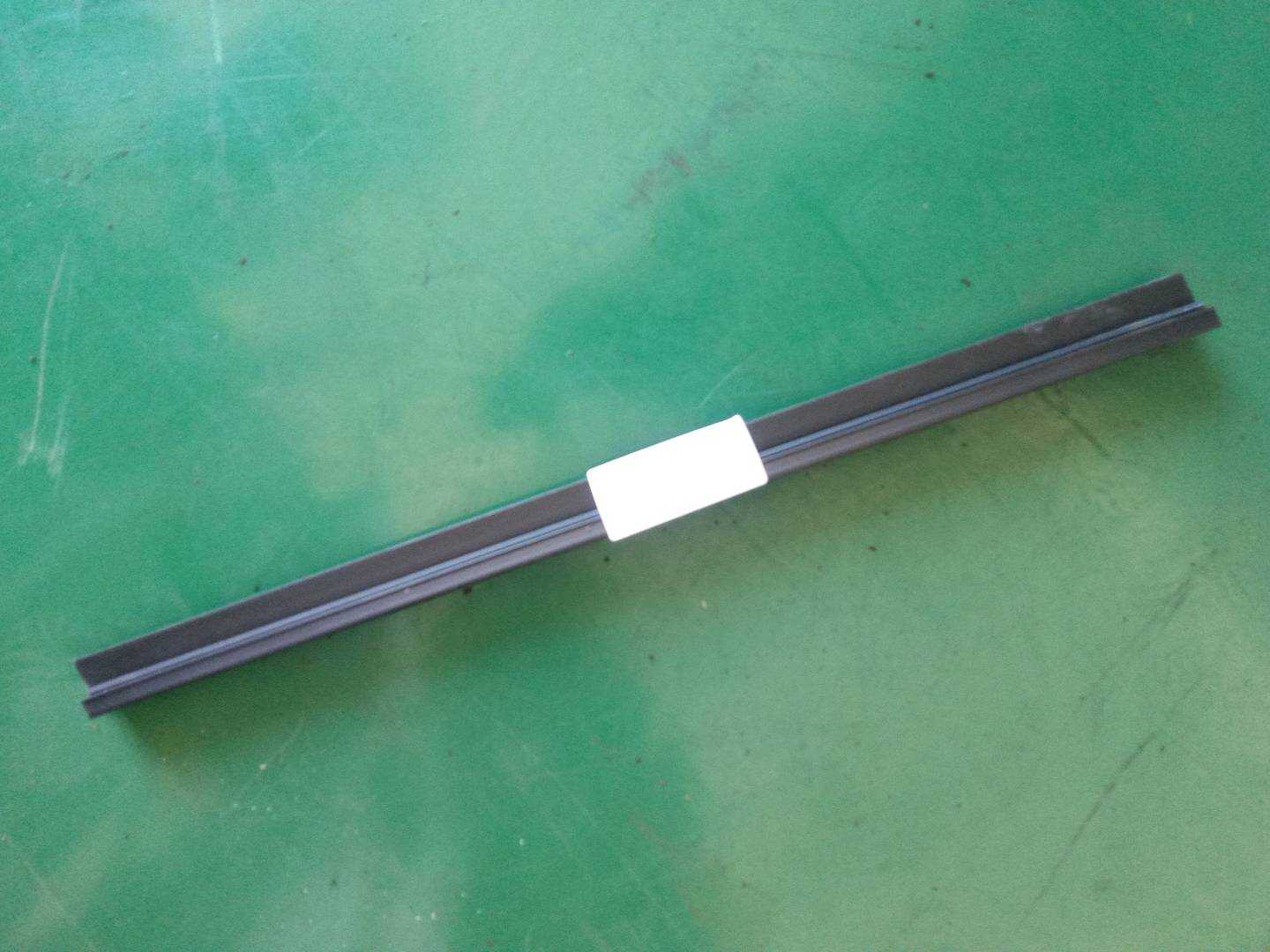 3T5839479 后门玻璃压条(左内)