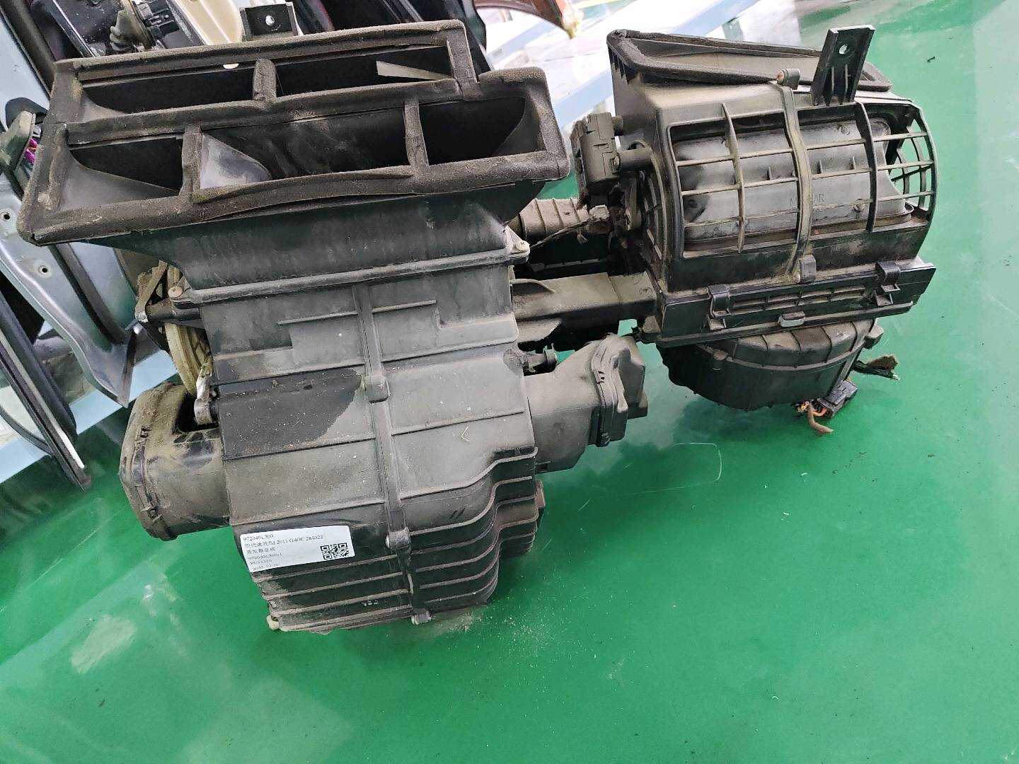 972040L300 蒸发器总成