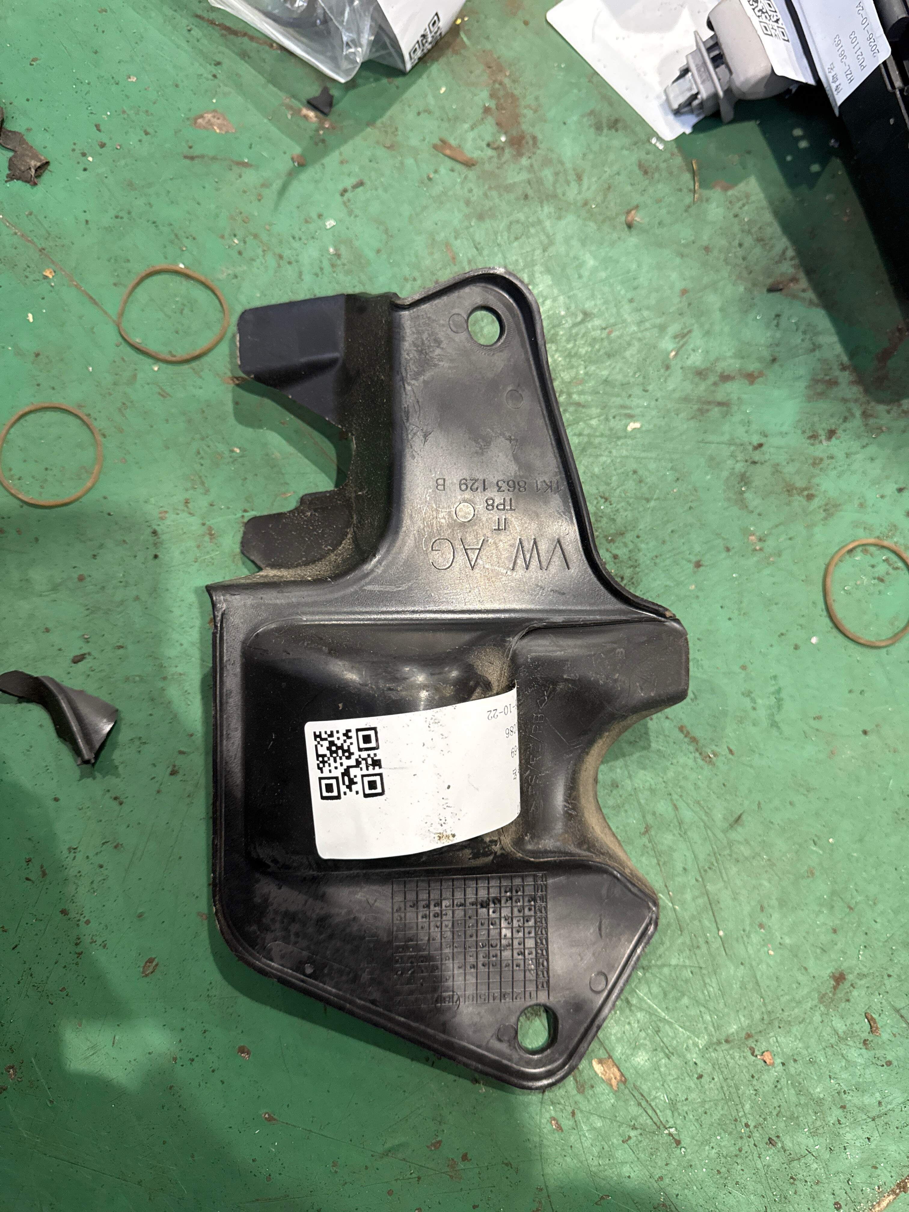 1K1863129B Steering Column Cover