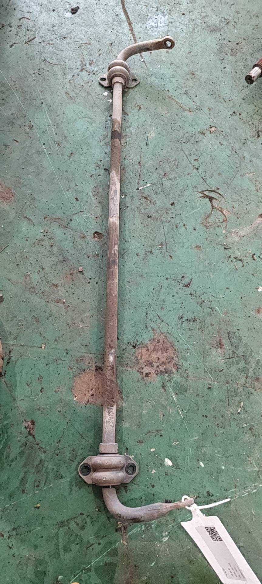 555102M000 后平衡杆