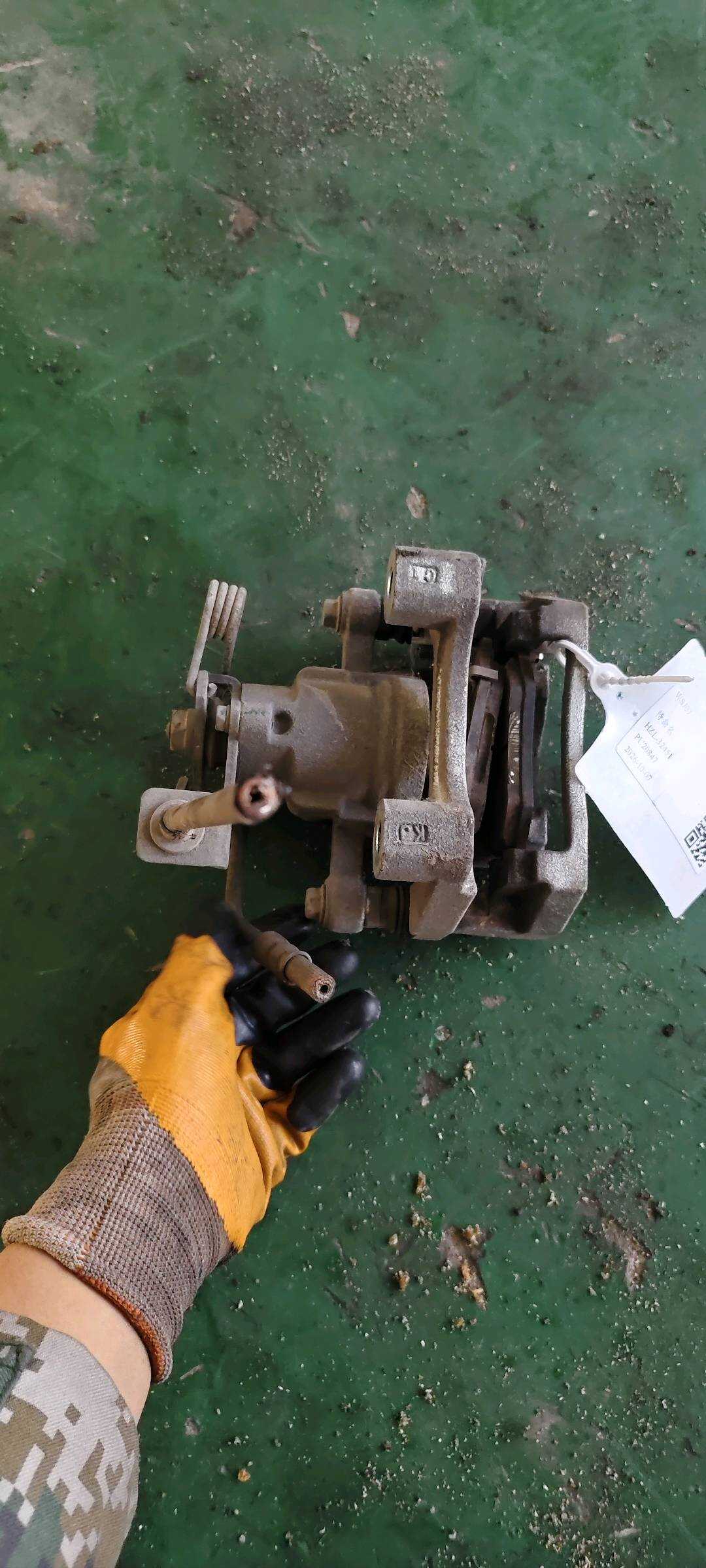 MEF3502100 左后制动钳总成