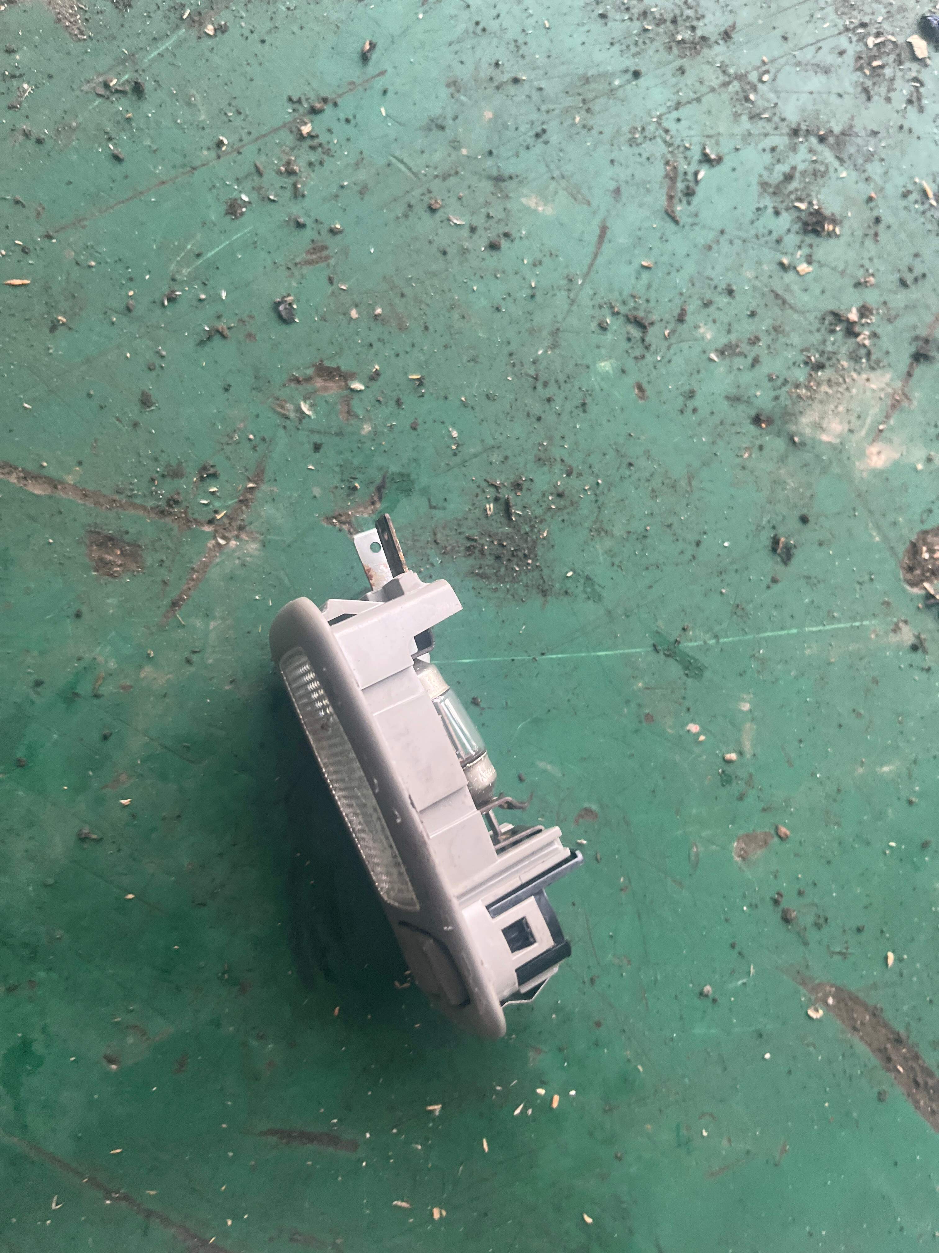 928901M000X6 车顶化妆灯