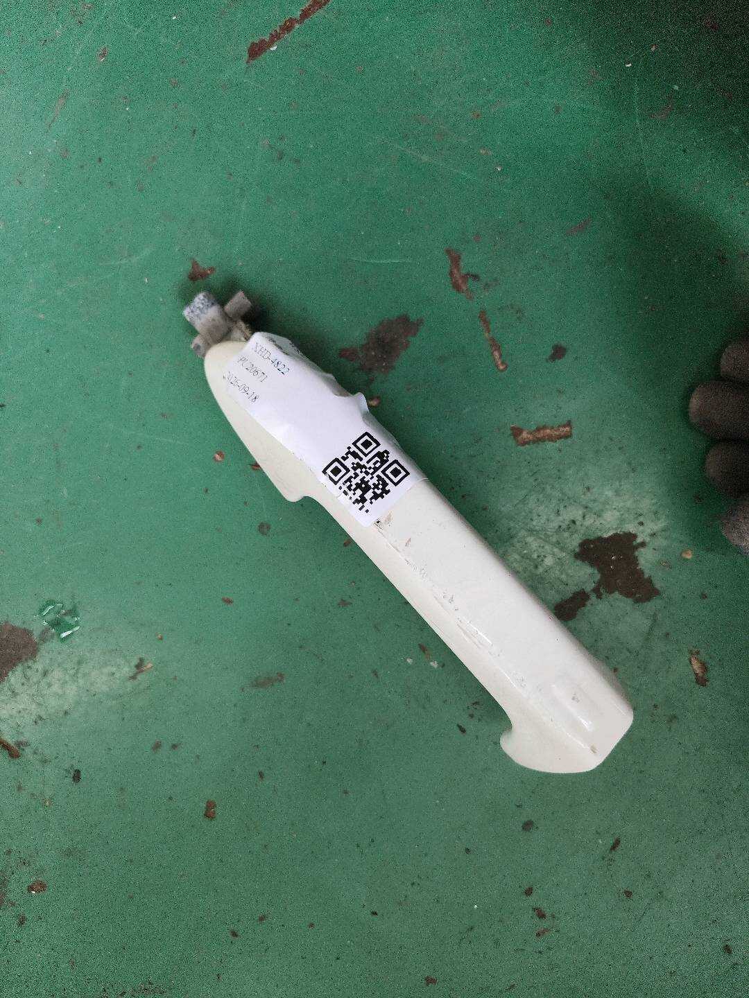 3C0837206E 前门外拉手(右)