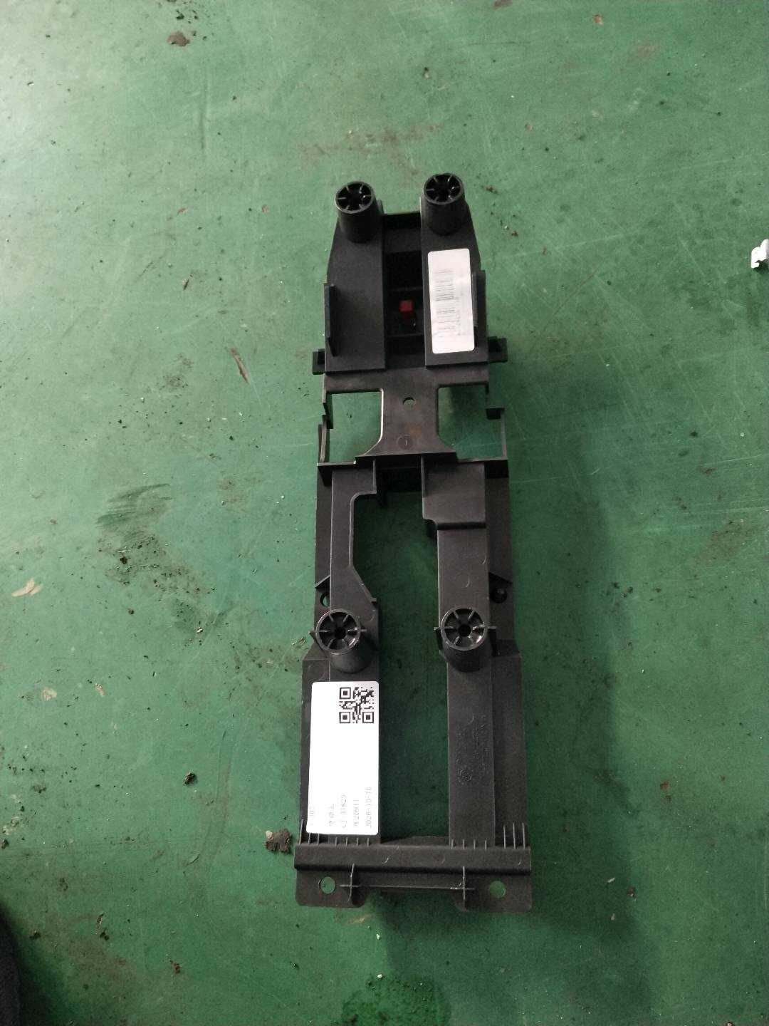 51162752947 手制动器托架支架