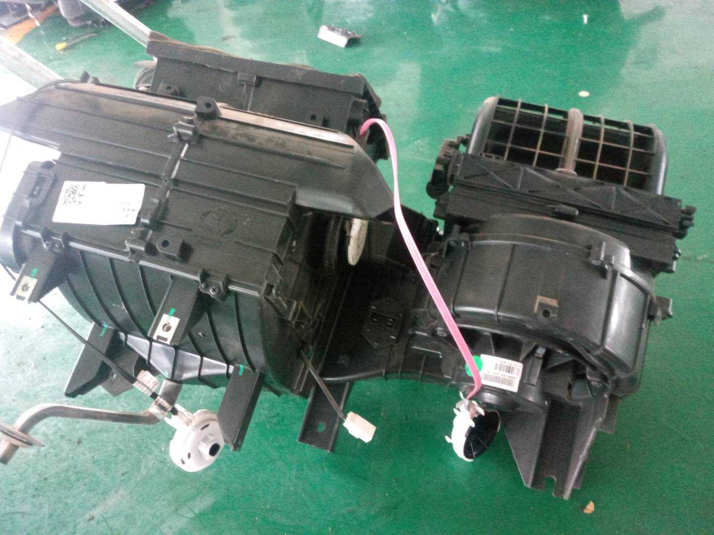10128229 蒸发箱总成
