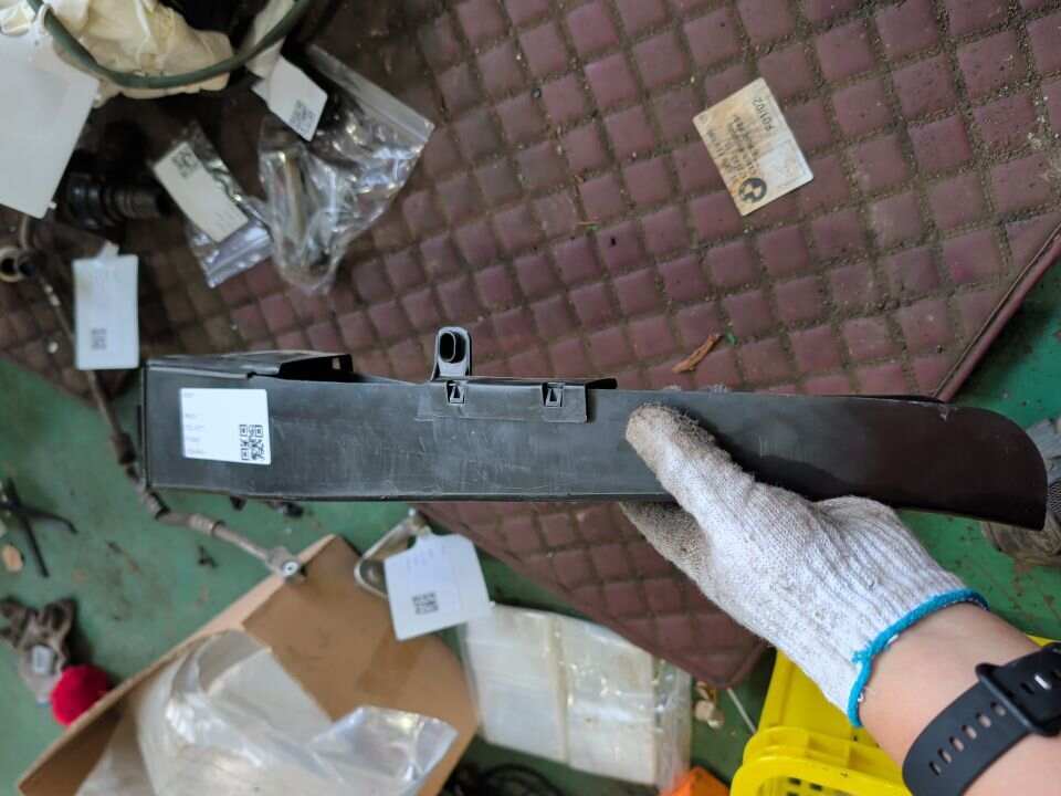 61139168435 电缆道 轮罩 后部 左侧