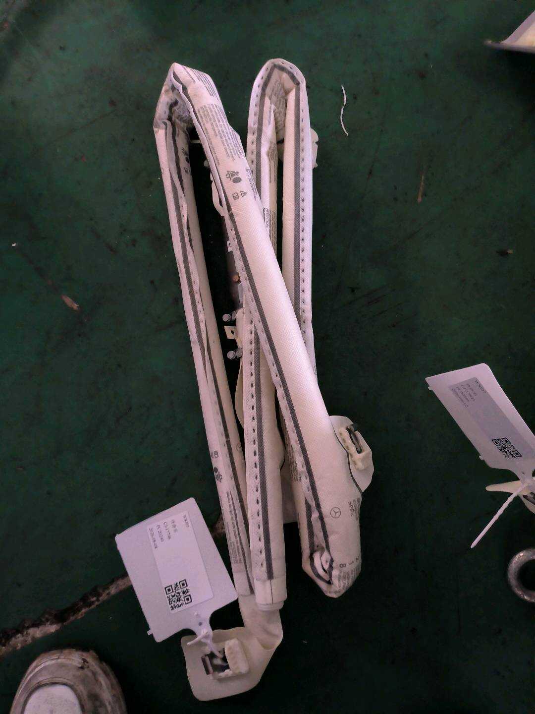 A2188600202 车顶窗帘气囊组件(右)
