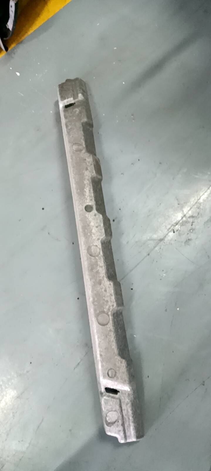 8652003000 前保险杠泡沫