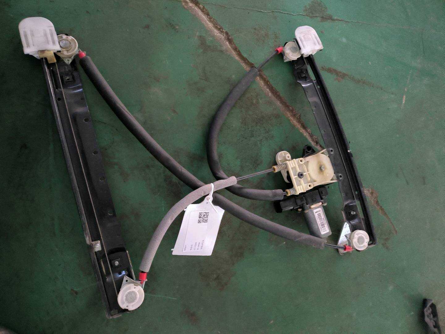 C2D18321 Rear Door Window Regulator Bracket, Right