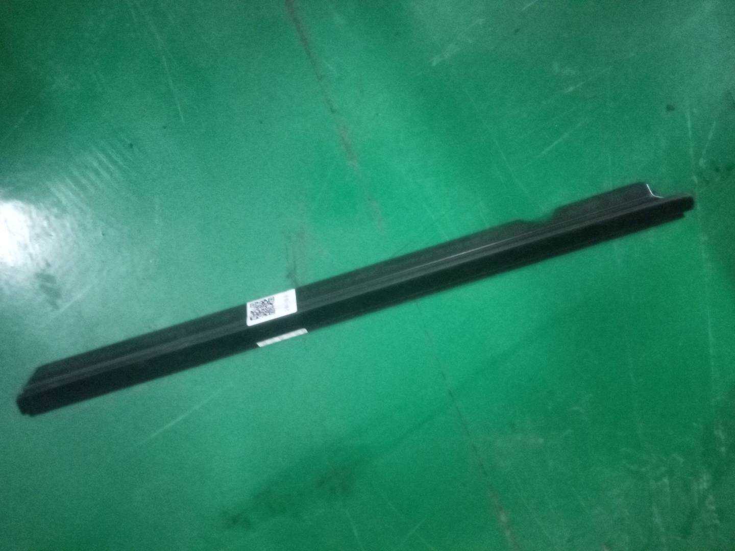 A2047350365 后门玻璃压条(左内)