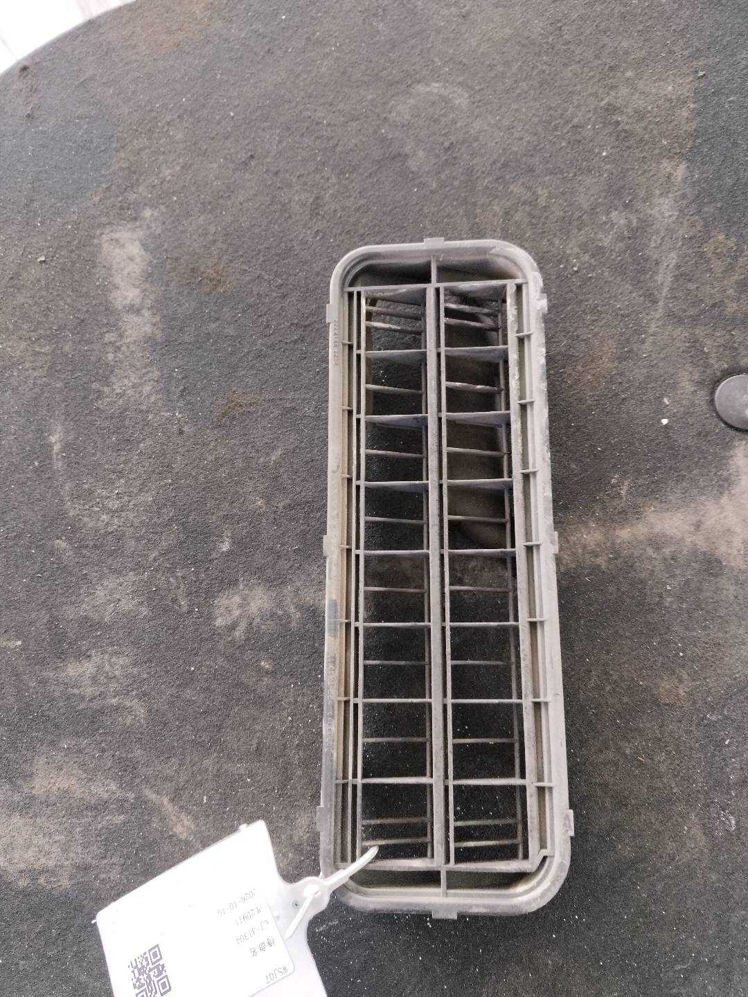 64226910722 后保险杠出风口（右）