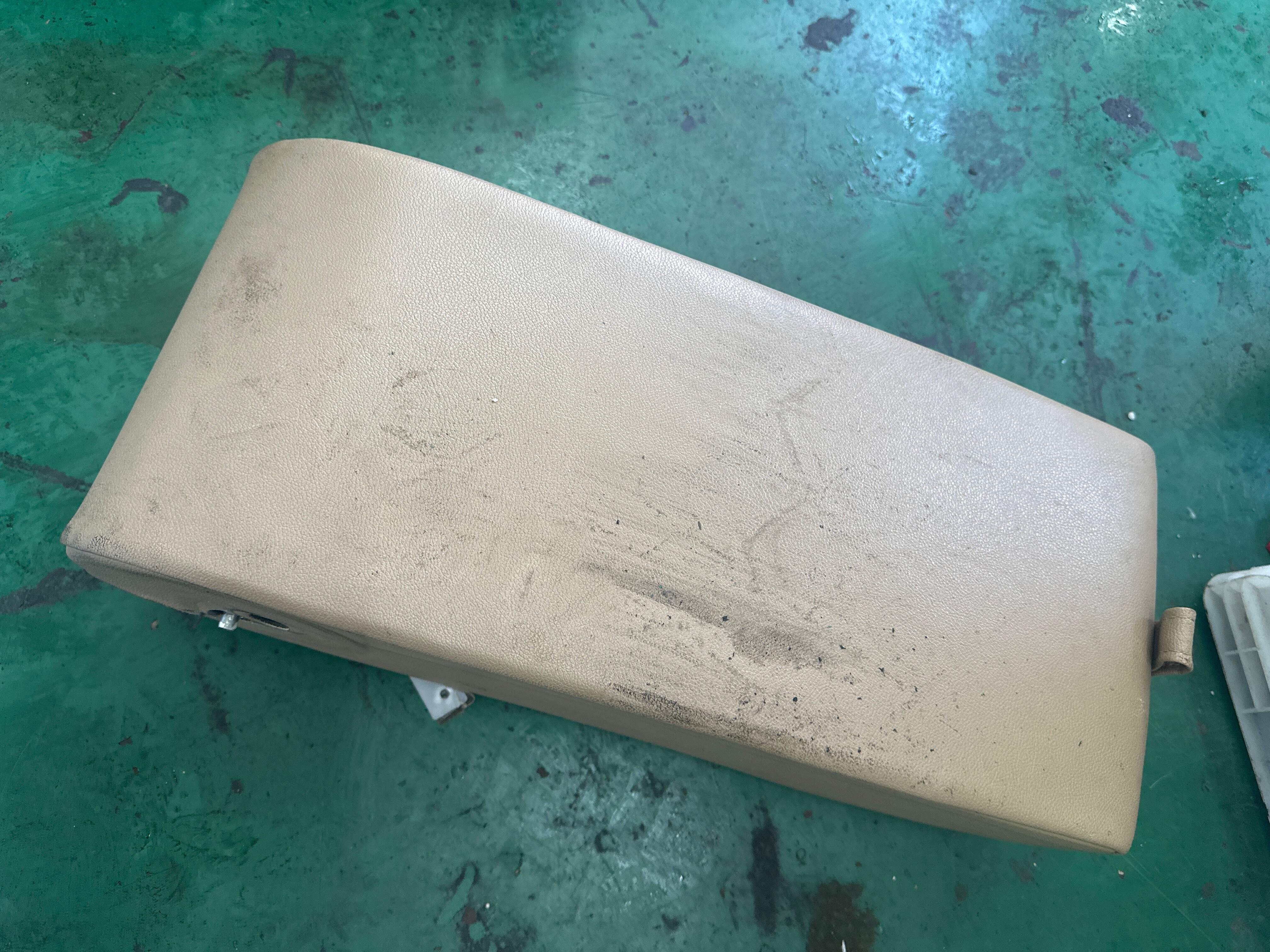 899004Q410YDY 后排座椅中央扶手箱