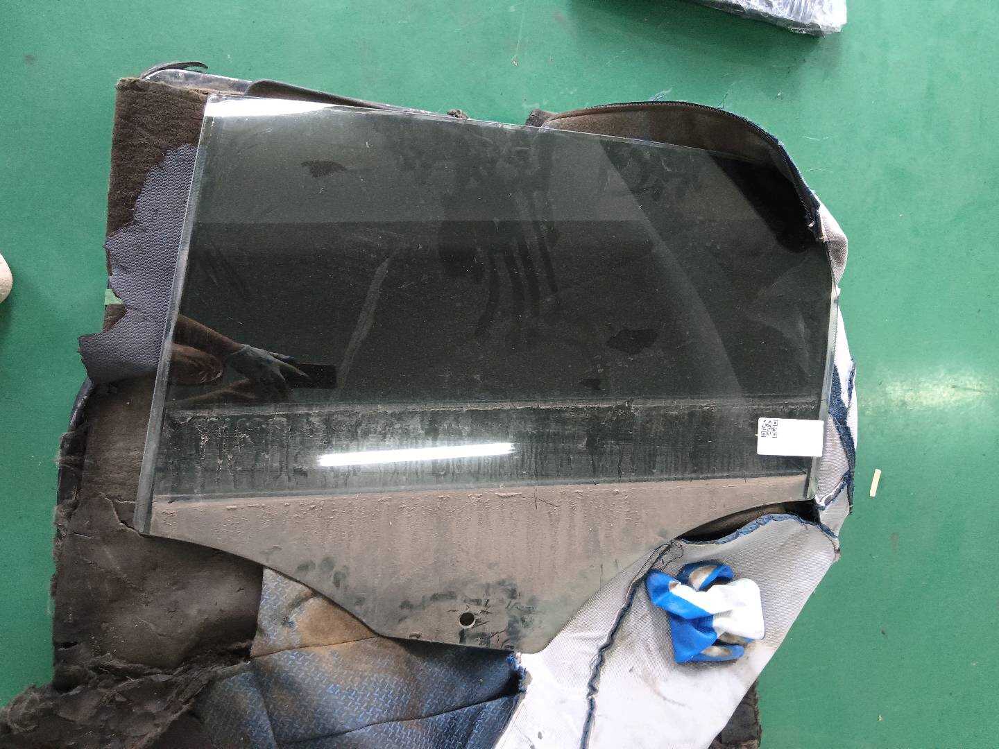 51359800637 后门玻璃(左)