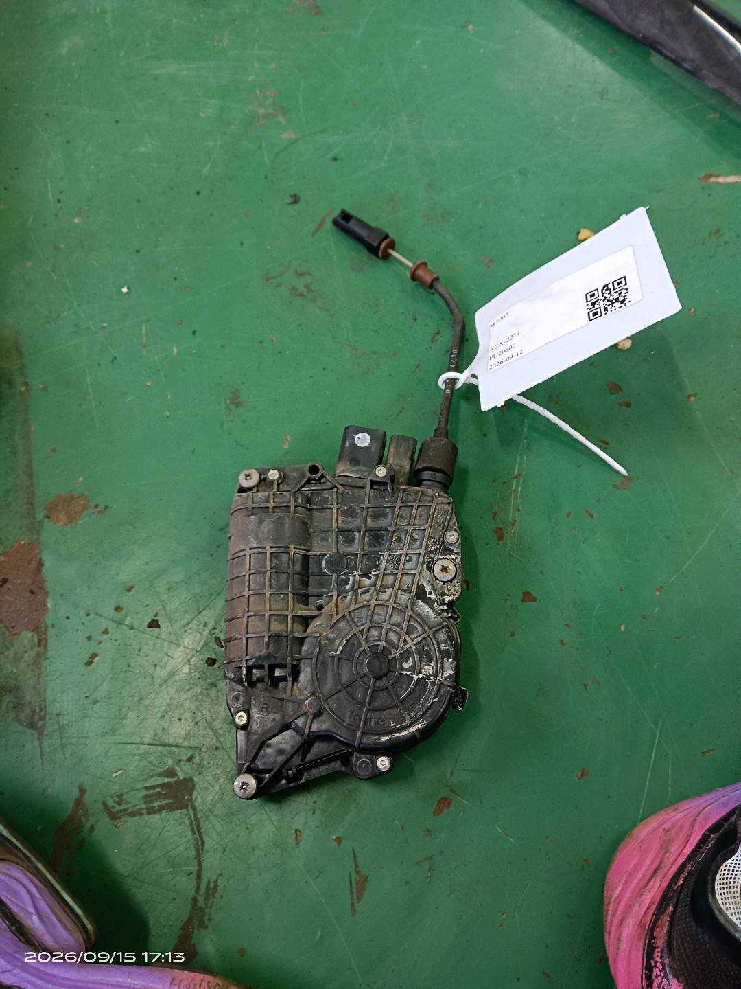 51207419840 前门锁电机(右)