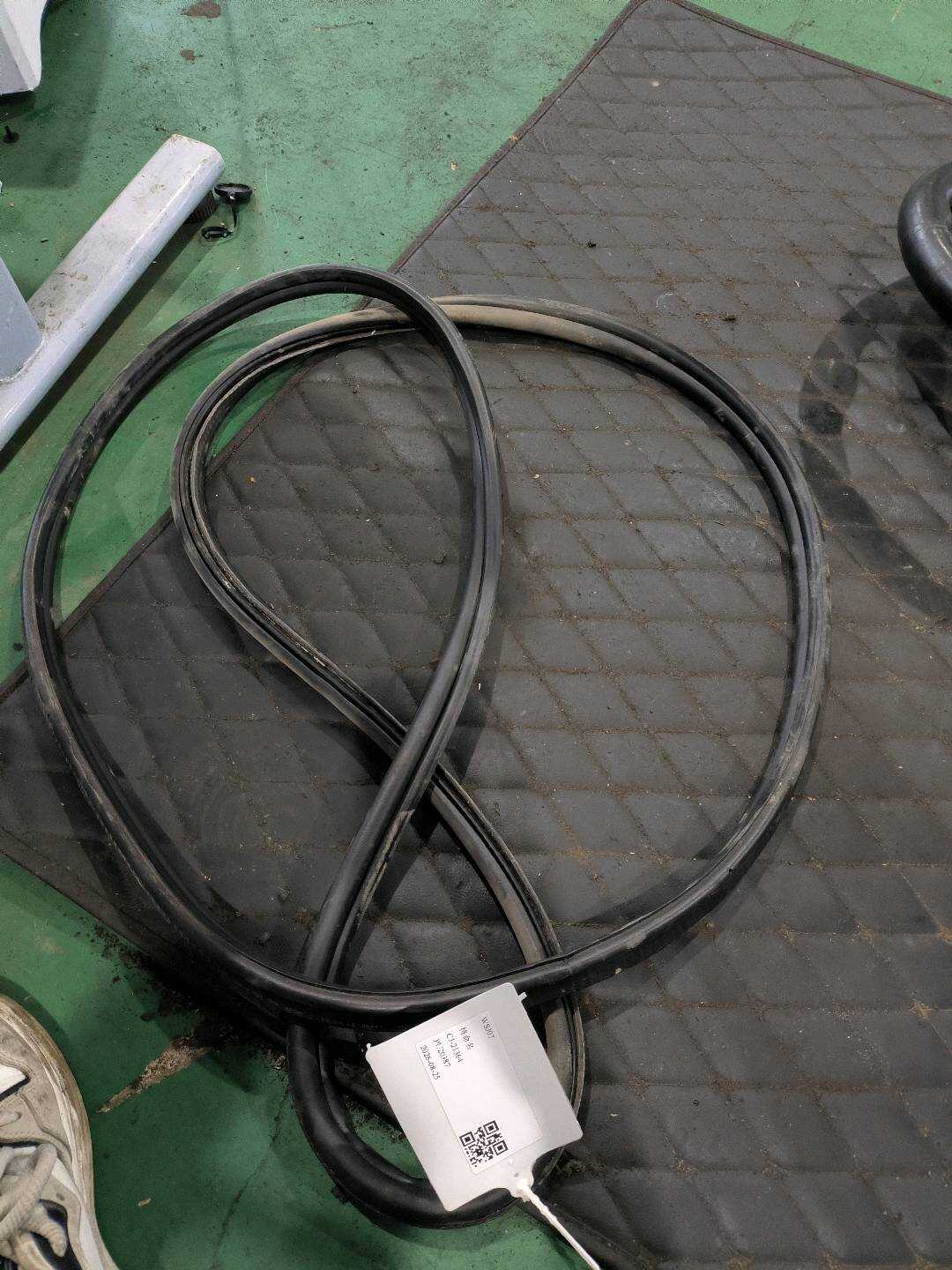51769806024 尾盖密封条