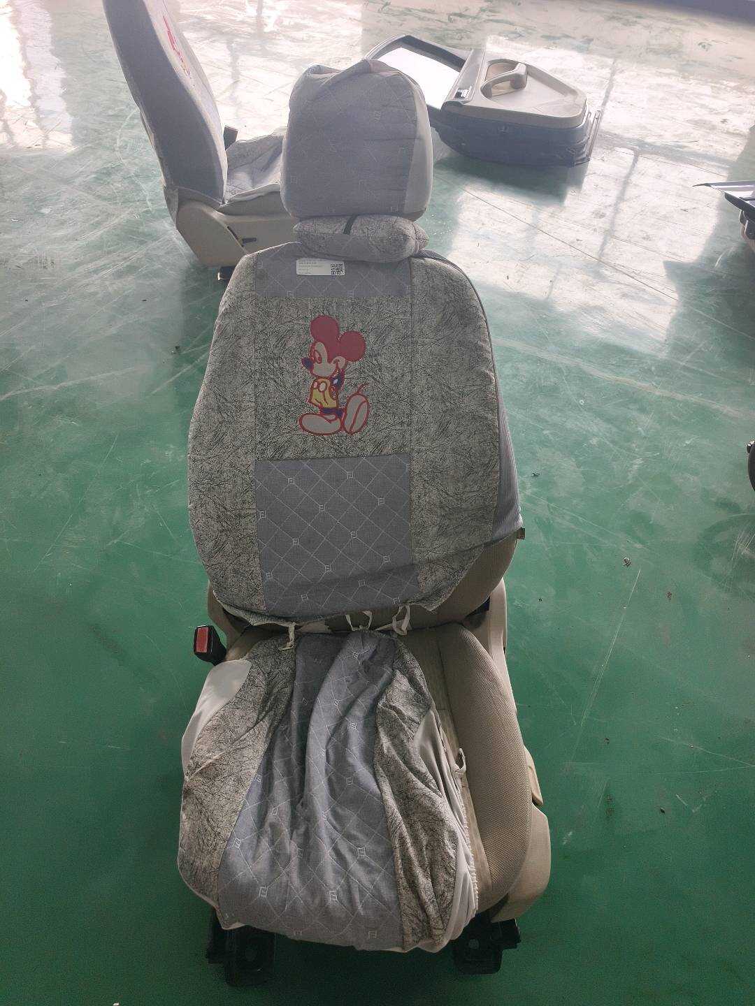 9M51F600L05BB1E6Z 驾驶员座椅总成