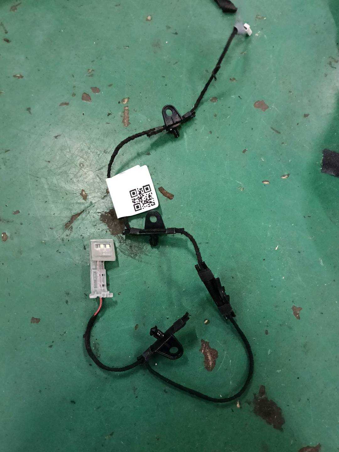 63177473684 后门内拉手照明灯(右)