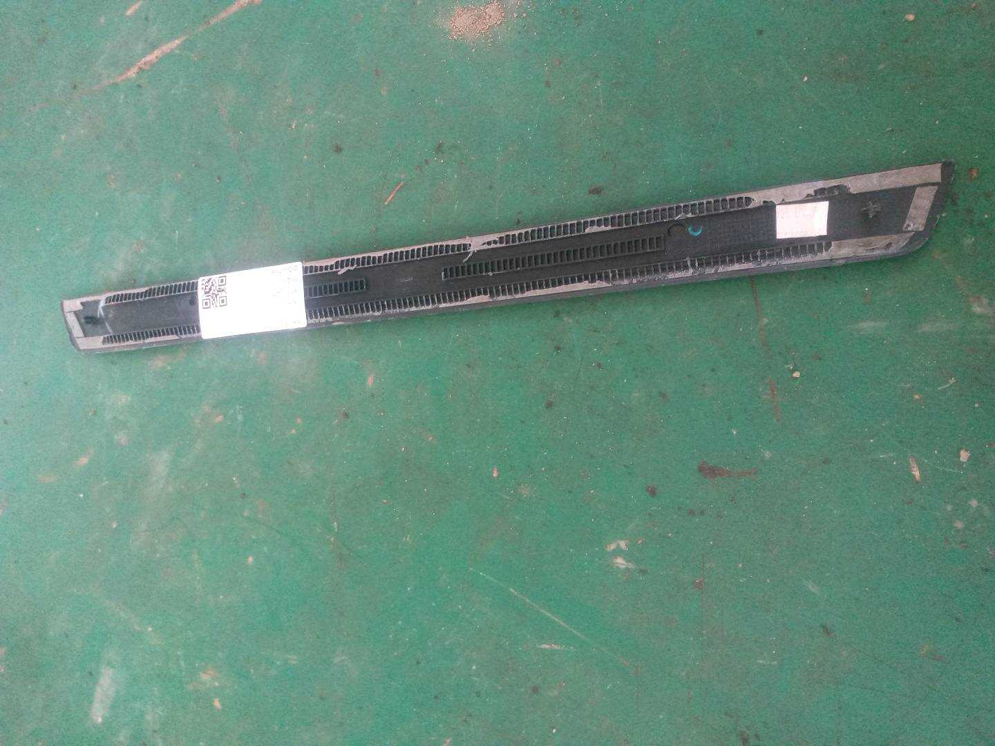 8WD853374 Front Door Sill Trim Panel, Right