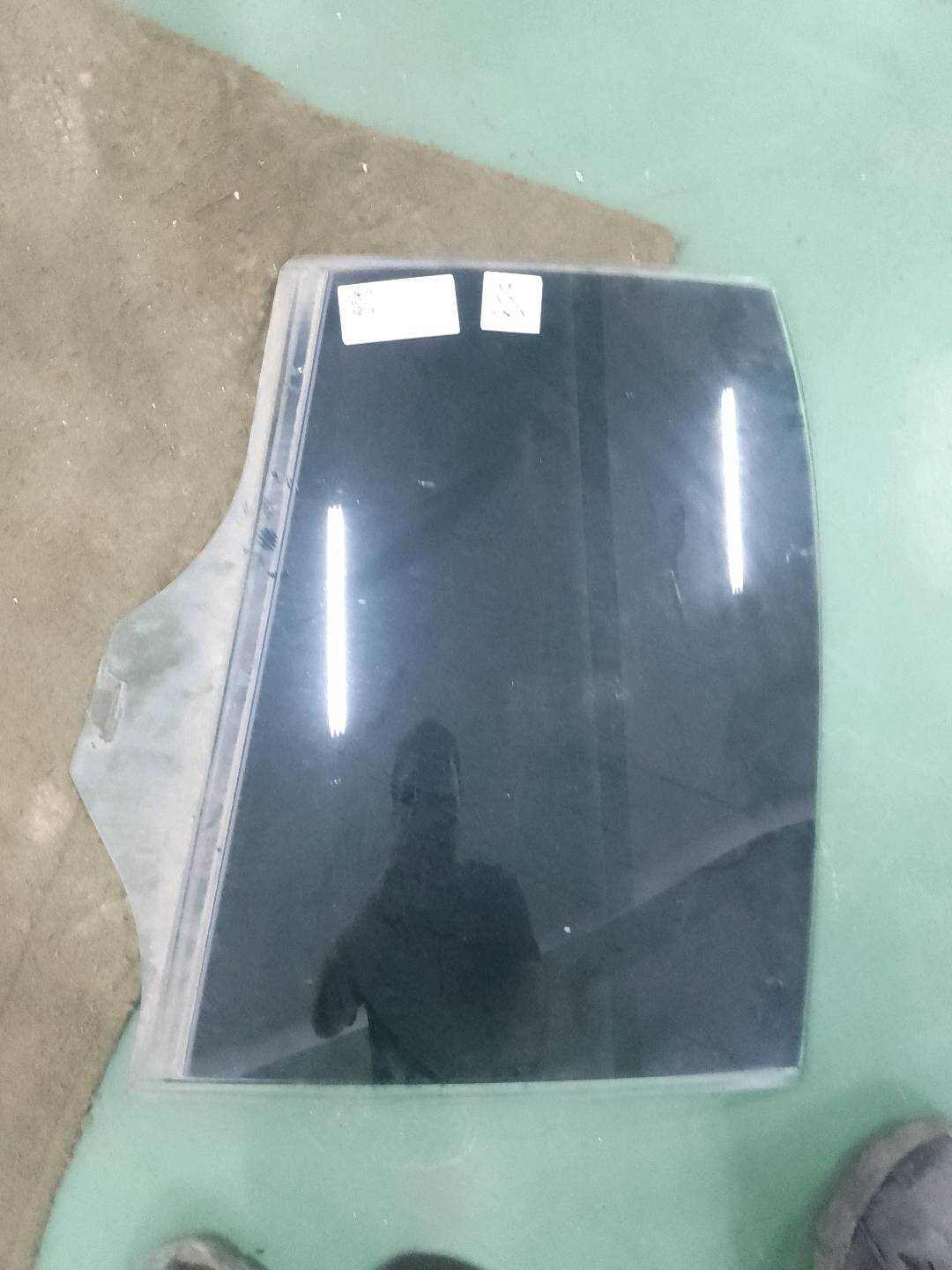 A2047350000 后门玻璃(右