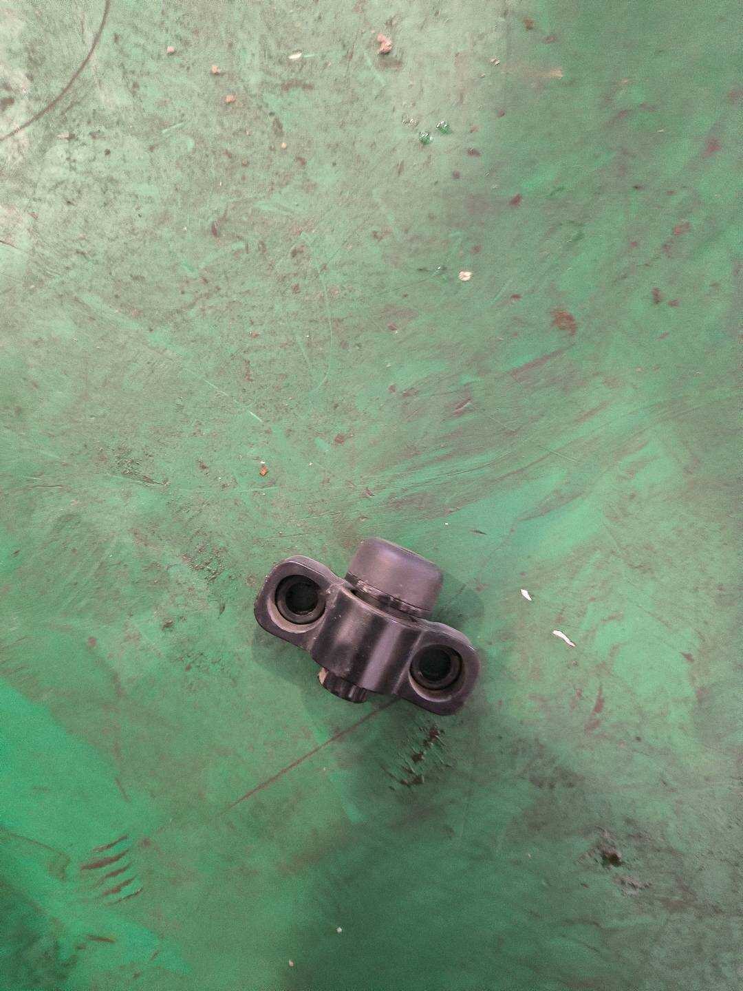 8P4827239B 尾盖缓冲胶