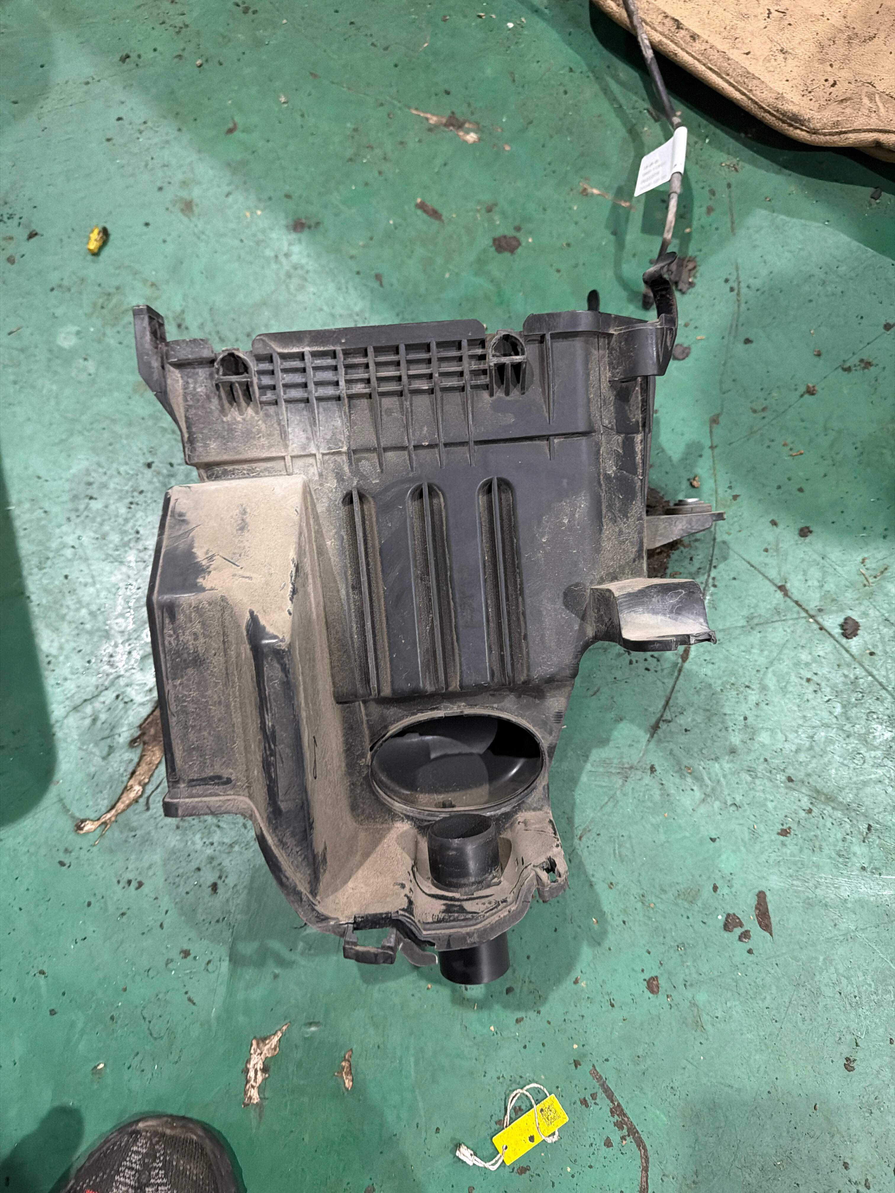 281124X000 Air Filter Housing, Lower
