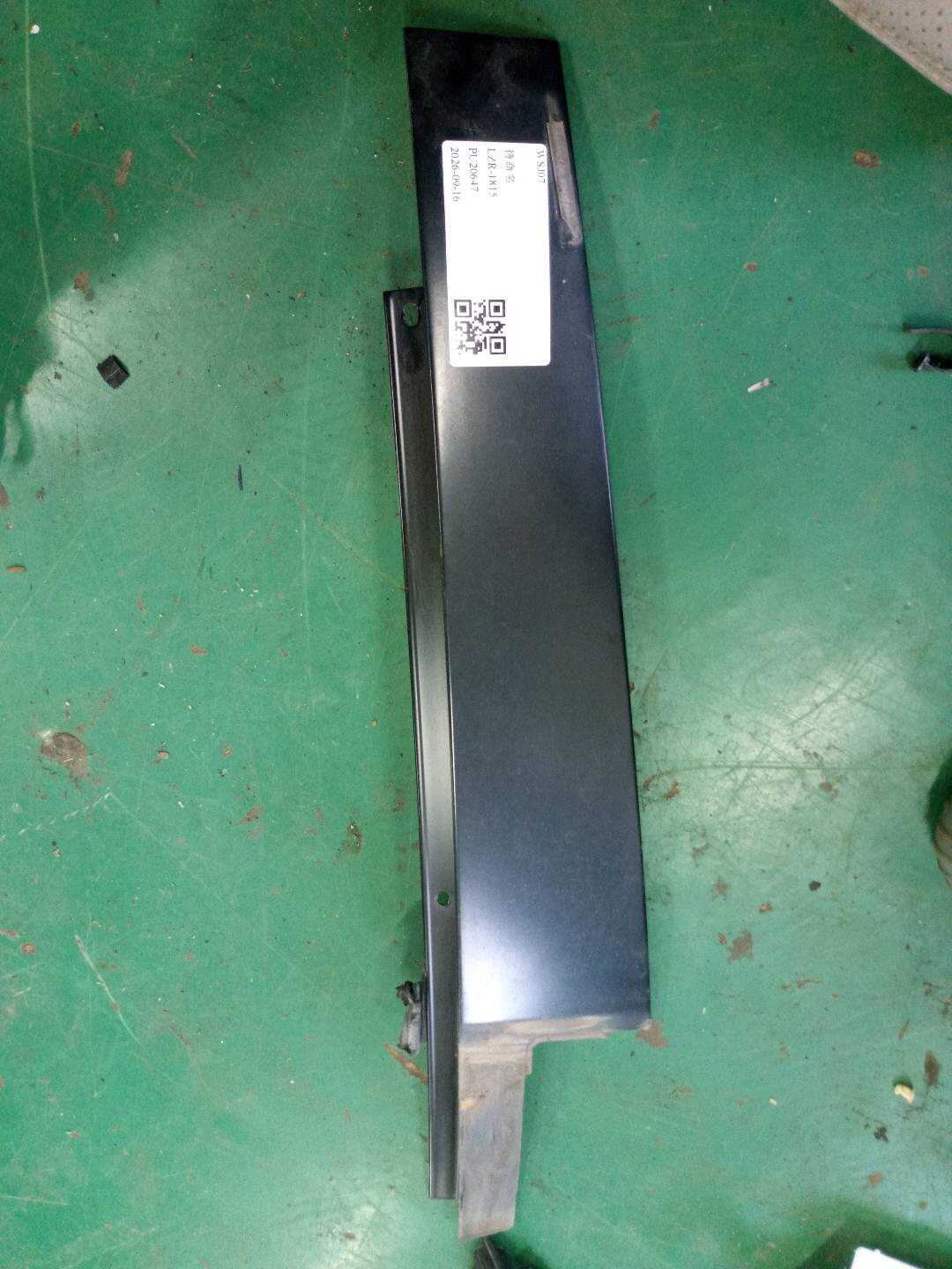51357317798 后门窗框外饰板(右前)