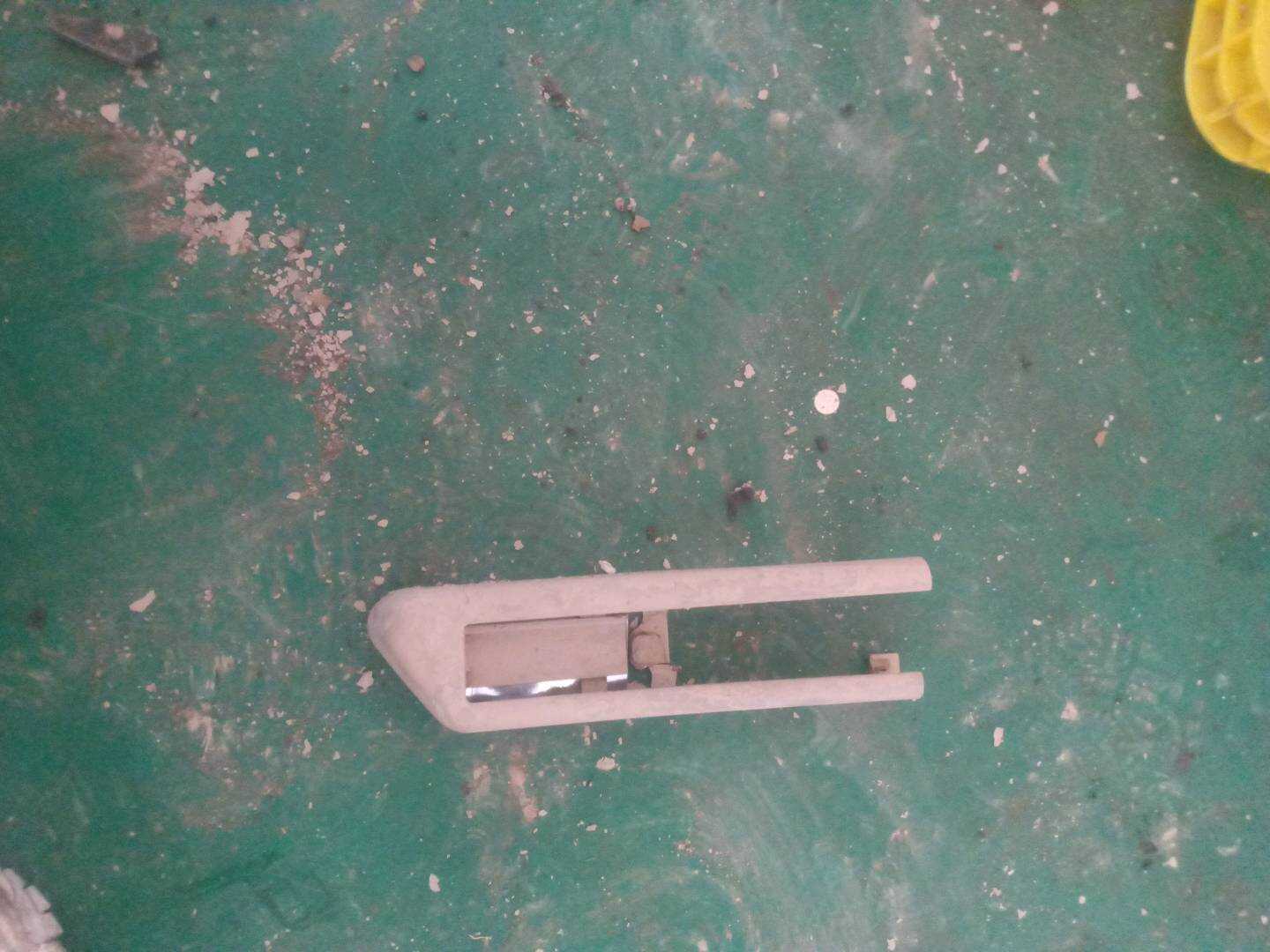 52109175076 前座椅底座轨道(右后)