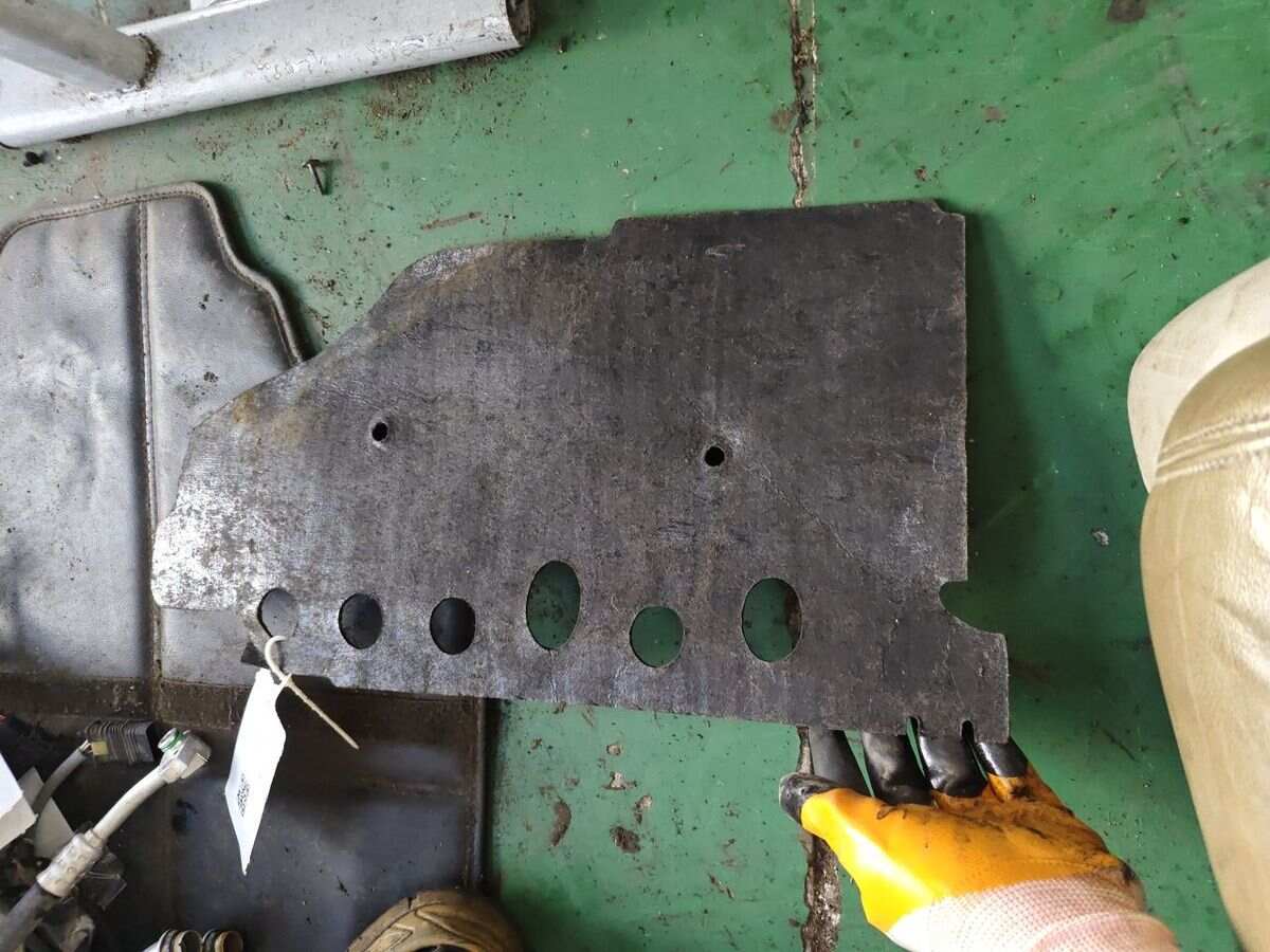 1K1819593B 鼓风机壳下护盖板
