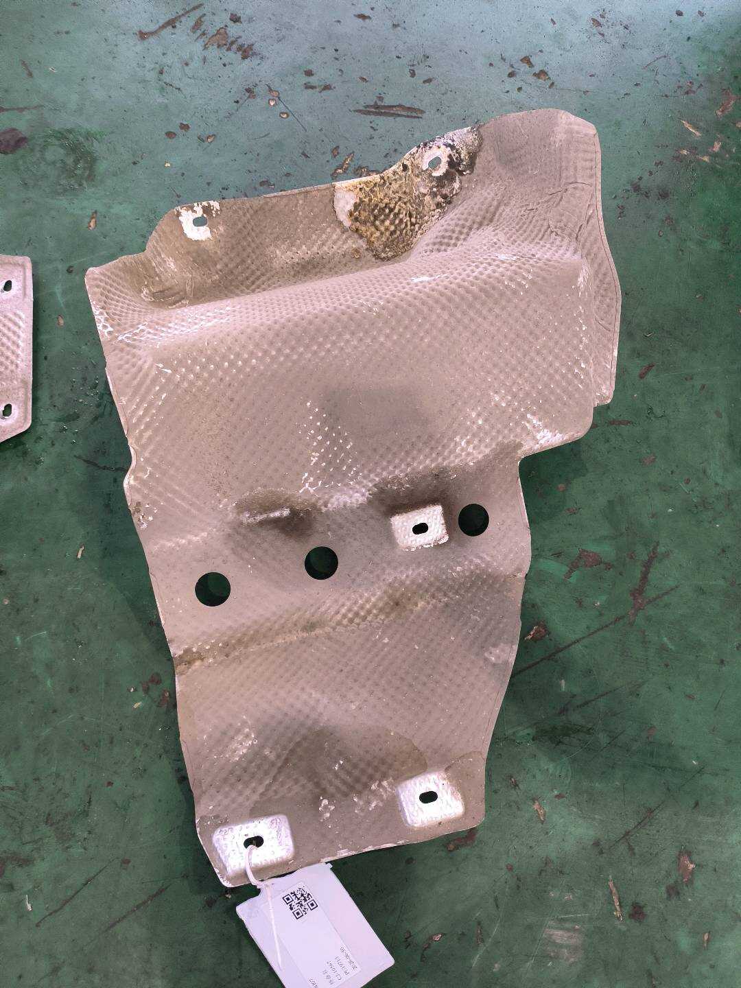 8R0804172C Exhaust Pipe Heat Shield, Rear Right