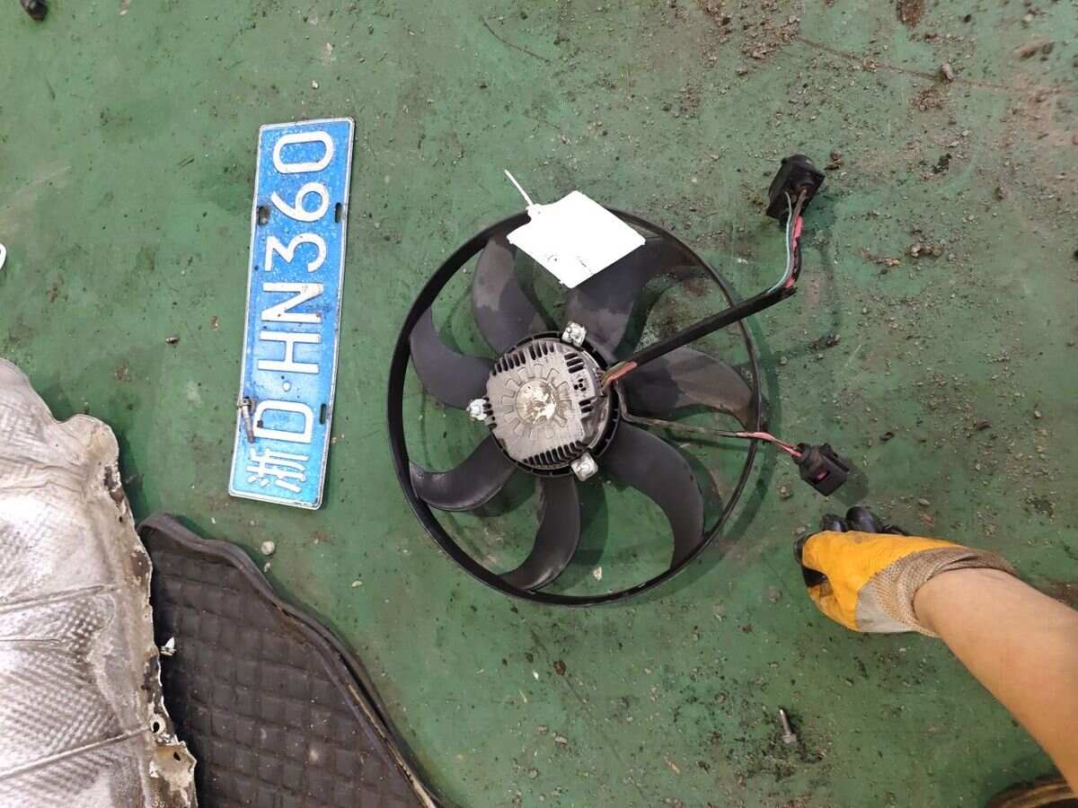 1K0959455FJ Radiator Fan, Left