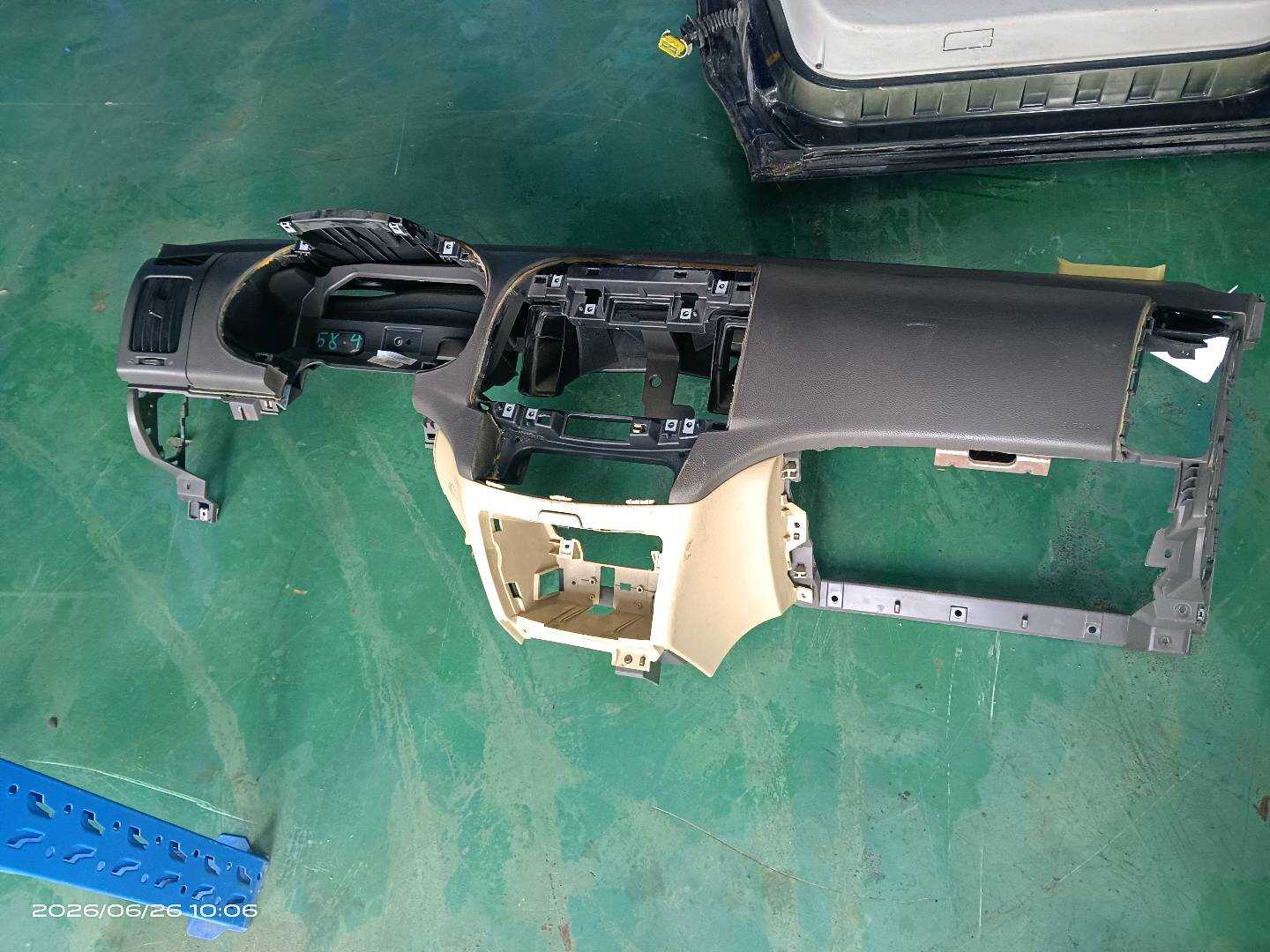 847100Q000M5 仪表台壳