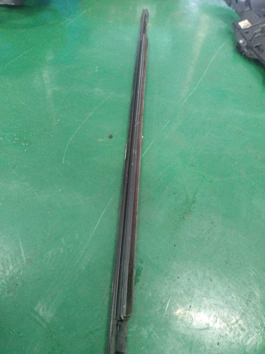 T2H46114 后门玻璃压条(左外)