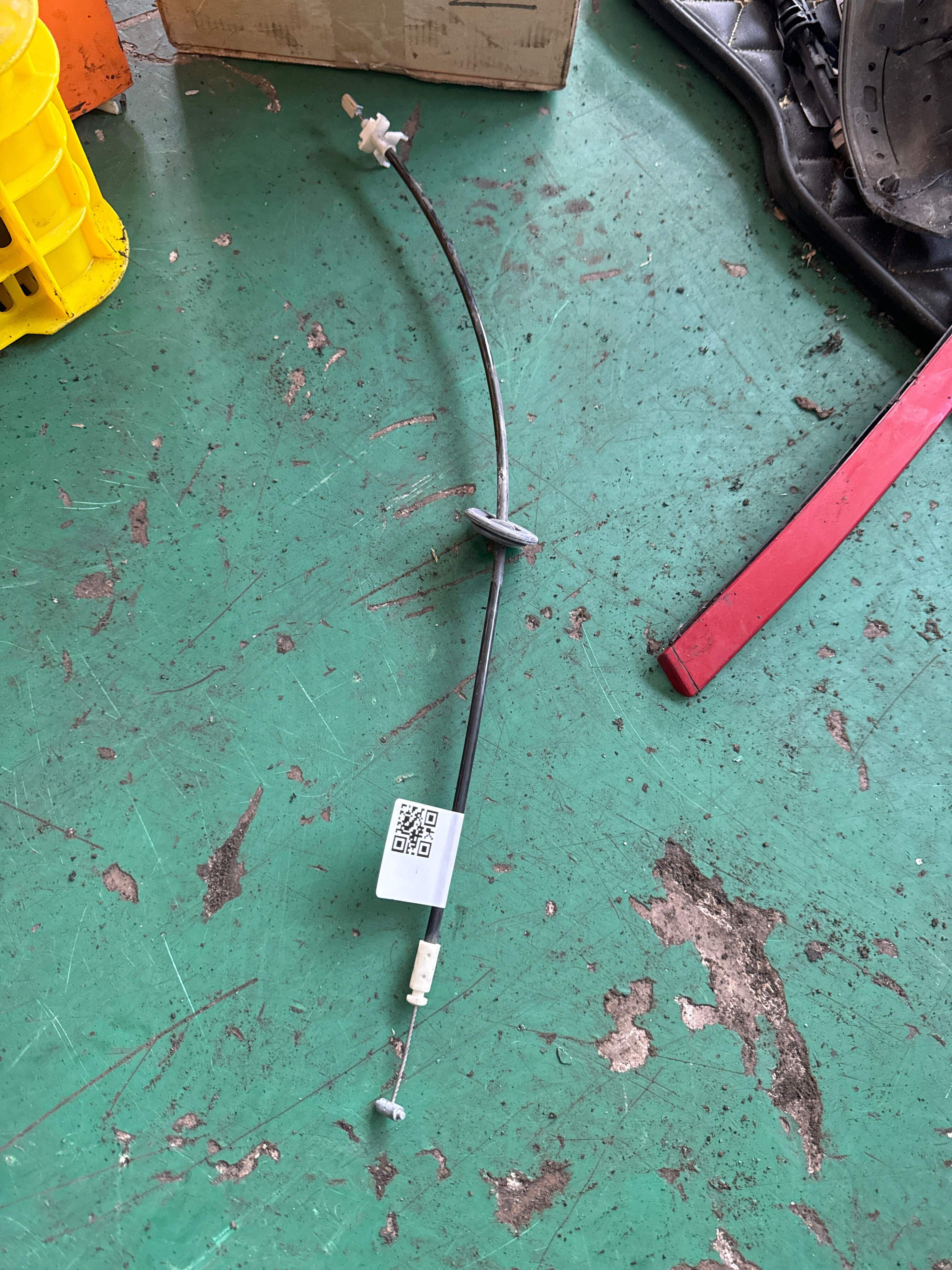 LR010277 Rear Door Inner Handle Cable, Left