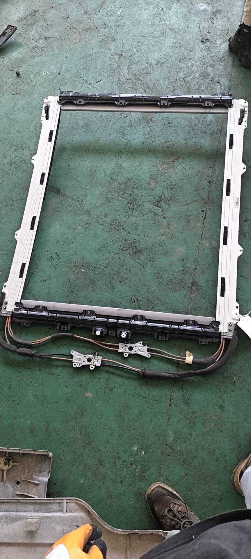 81610B3010 天窗底座