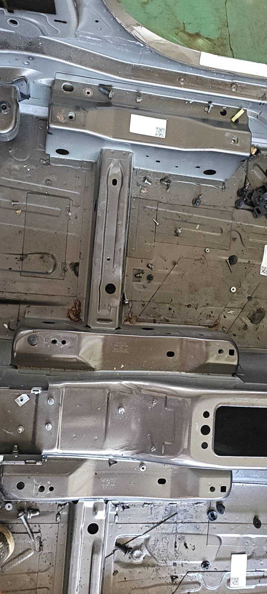 5N0803231 Driver Seat Crossmember