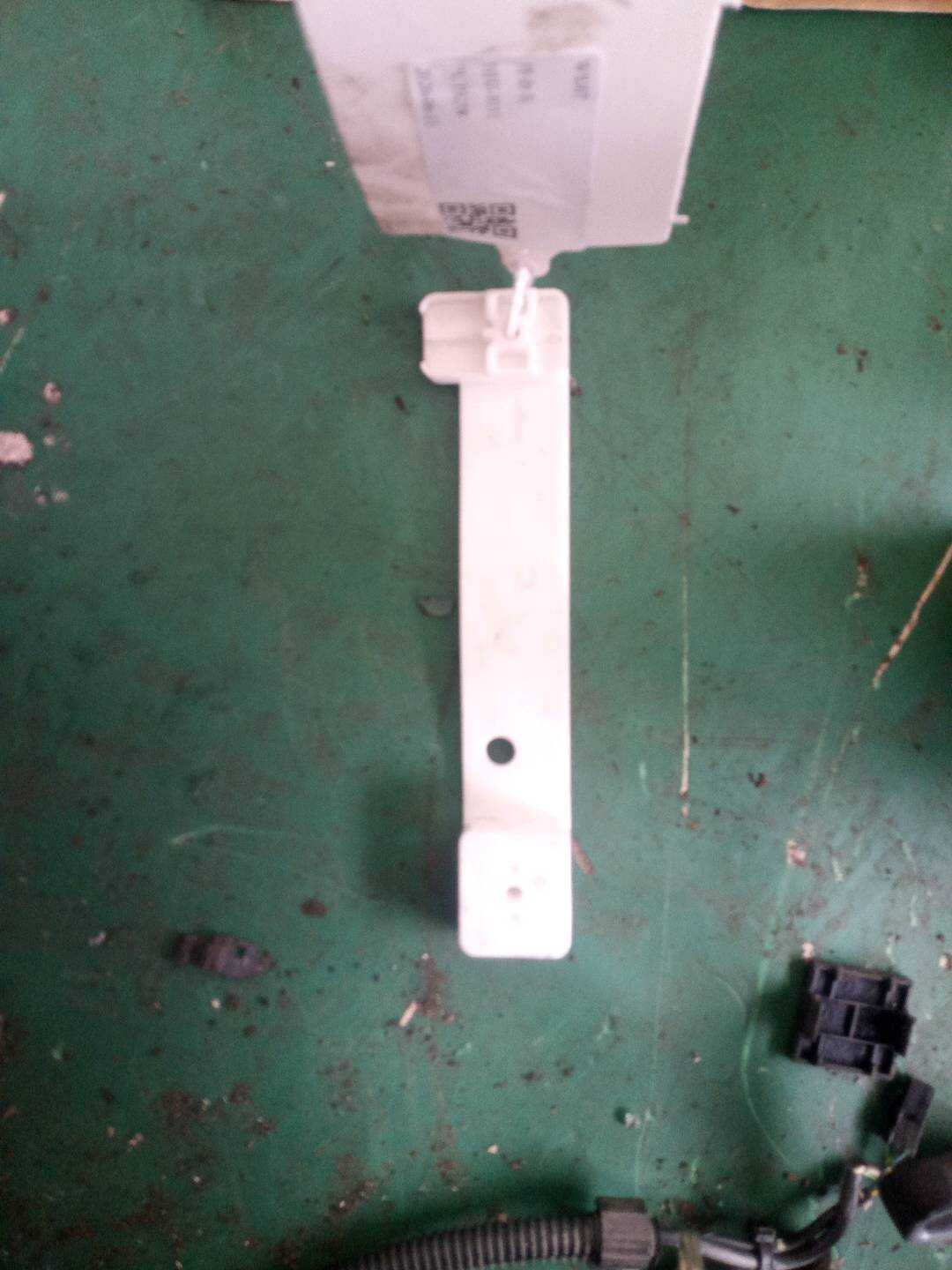 8X23F045L38BC 支架