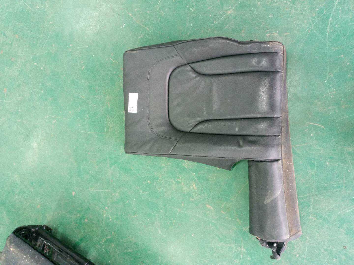 L8RD885775D 后座椅靠背软垫(左)
