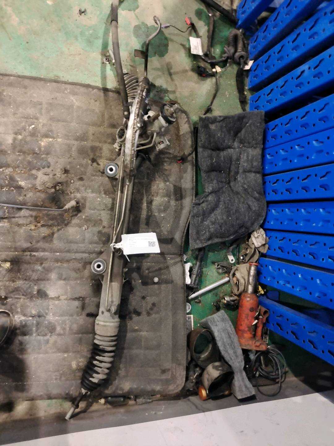 C2Z2214 Steering Rack