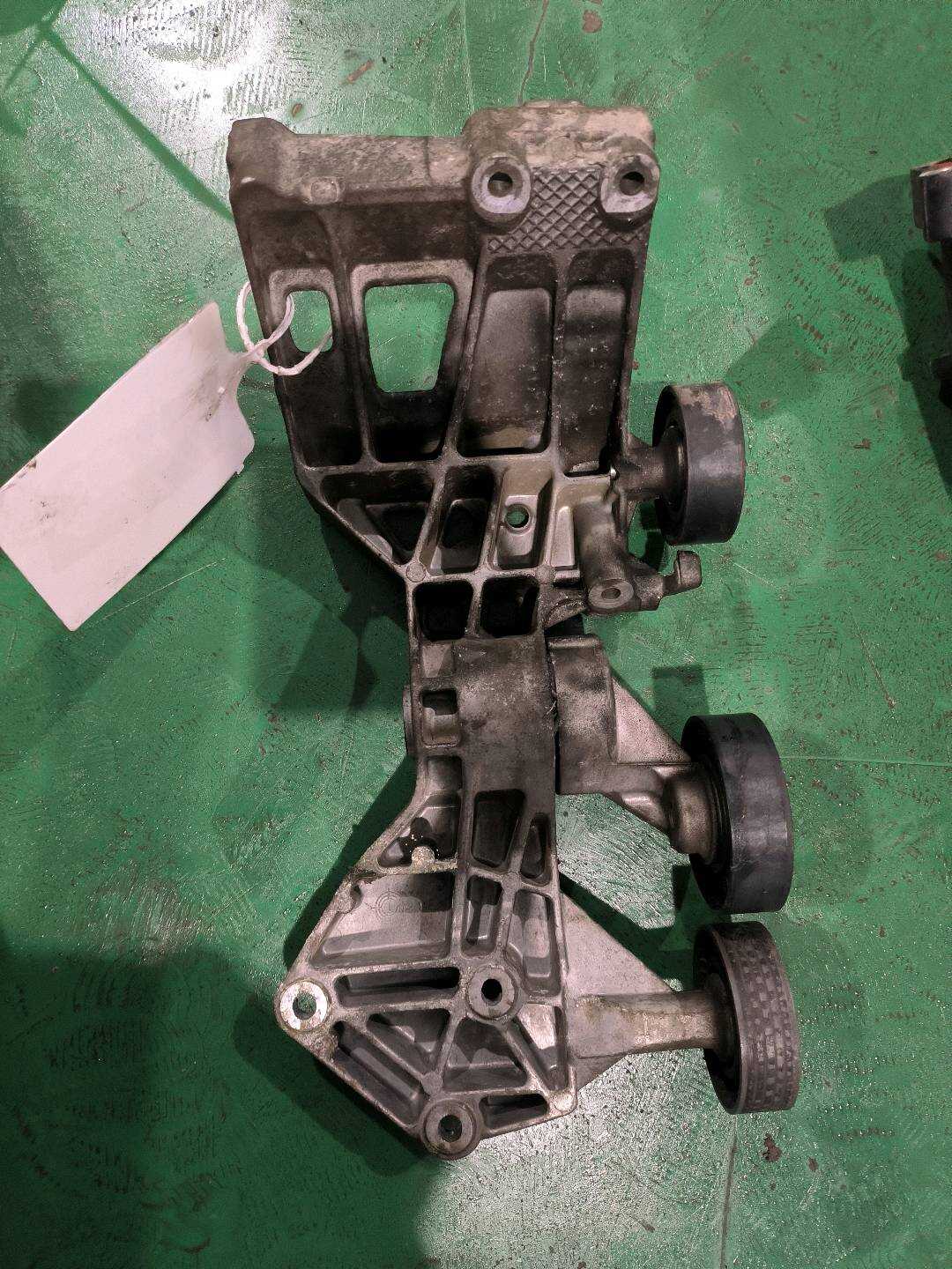A2662000970 发电机皮带张紧轮总成