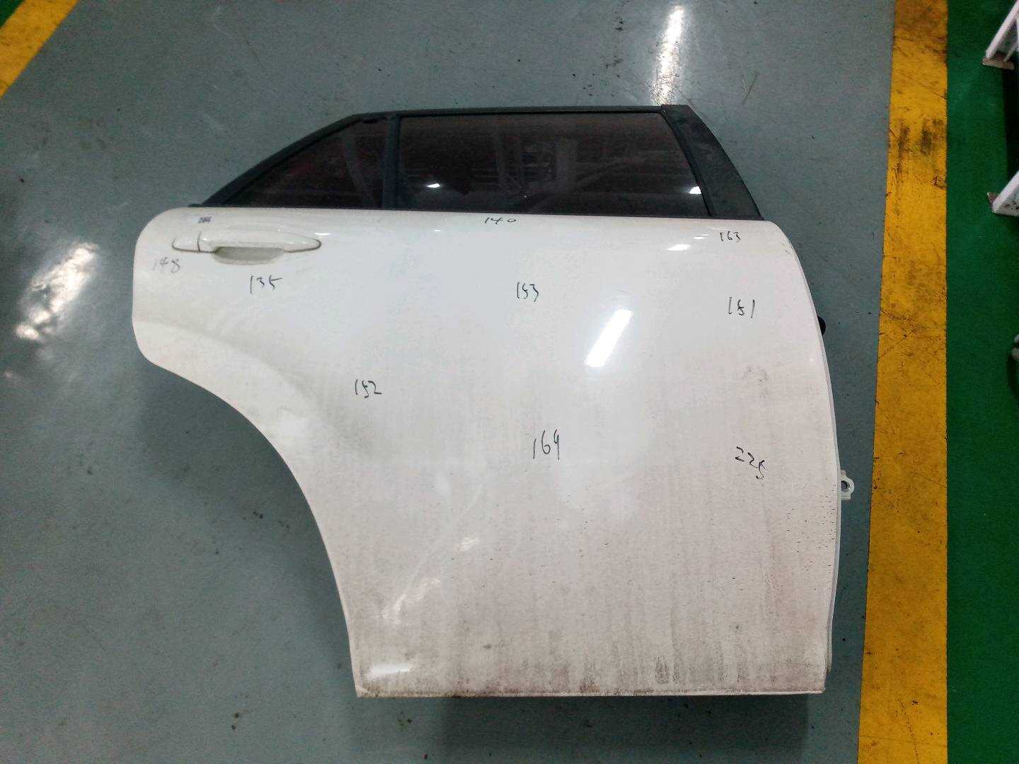 1057483900 后门壳（右）