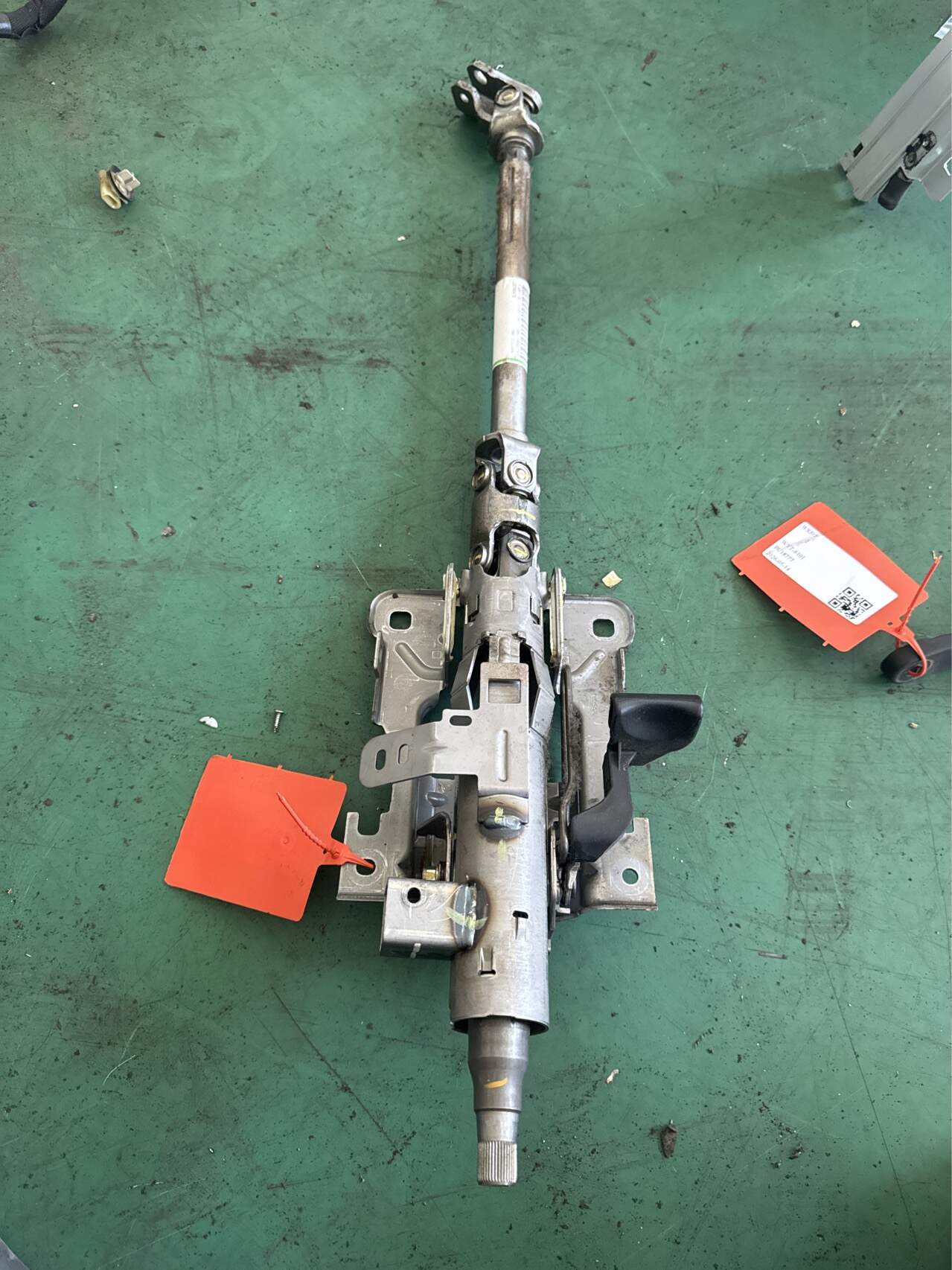 98018687XT 转向管柱