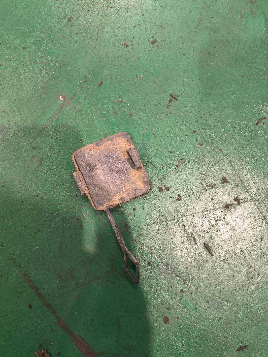 A16988533227787 后保险杠牵引钩盖板