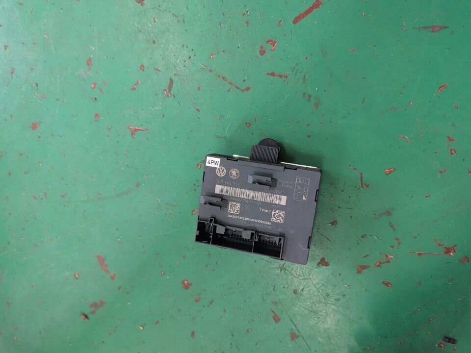 7N0959794 后车门控制单元（右）