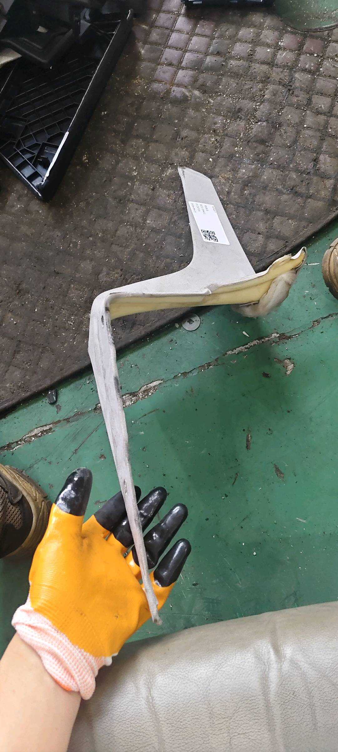 51439167349 D柱内衬(左)