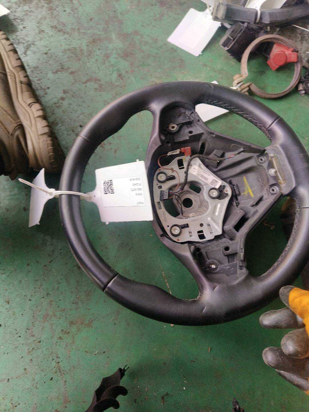 32306877853 方向盘