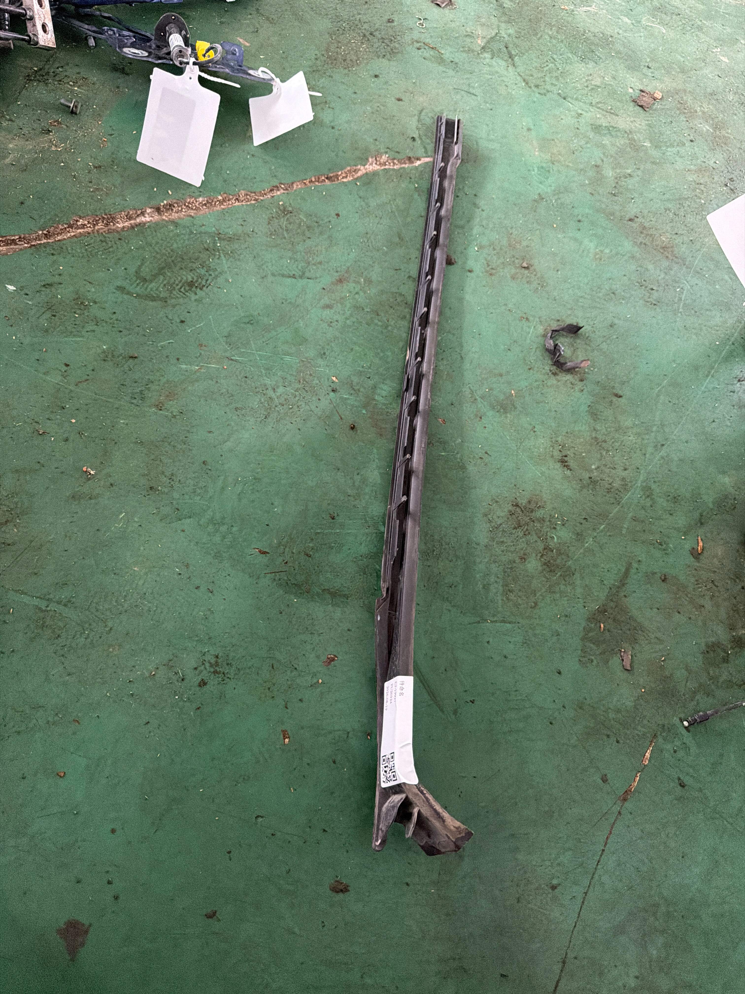 51137399031 Front Windshield Glass Trim, Left