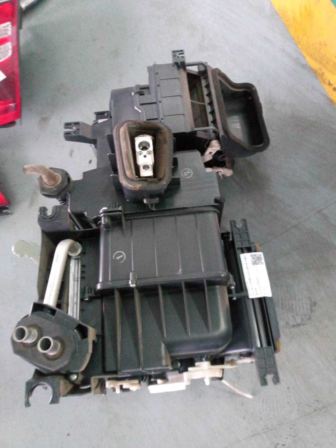 9541162L70000 蒸发箱总成
